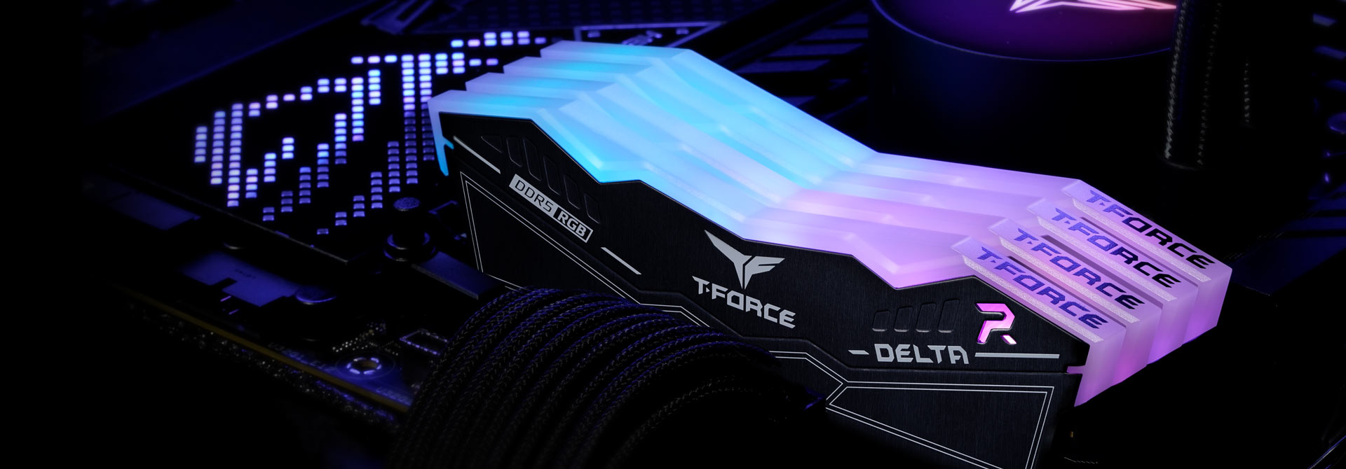 Màu RGB & Ánh sáng siêu rộng 120°